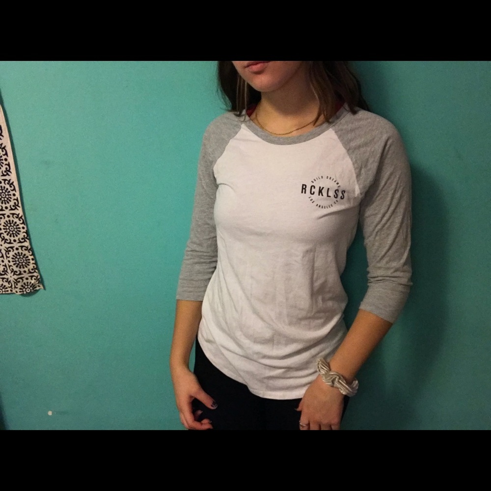 Y&R quarter sleeve